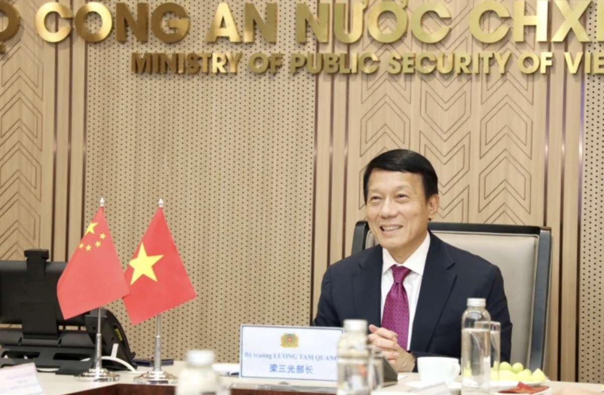 Minister of Public Security holds phone talks with Chinese counterpart